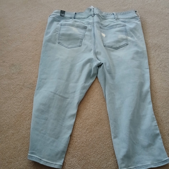 Torrid Women Sz 26 Cropped Jegging Light Blue Stretch Distressed Denim Pants - Picture 7 of 8